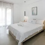 Ar Διαμέρισμα *