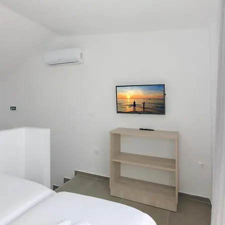 Ar Nikiti (Sithonia)