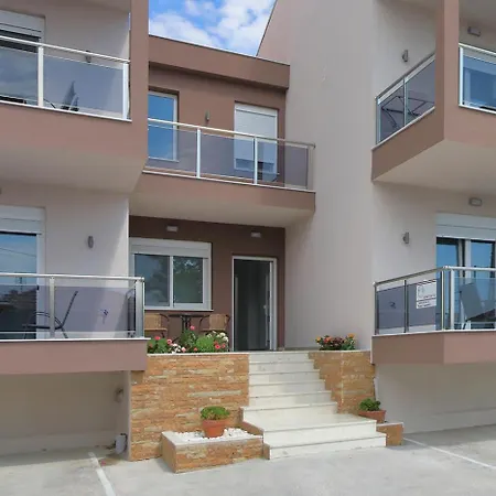 Ar Lejlighed Nikiti (Sithonia)